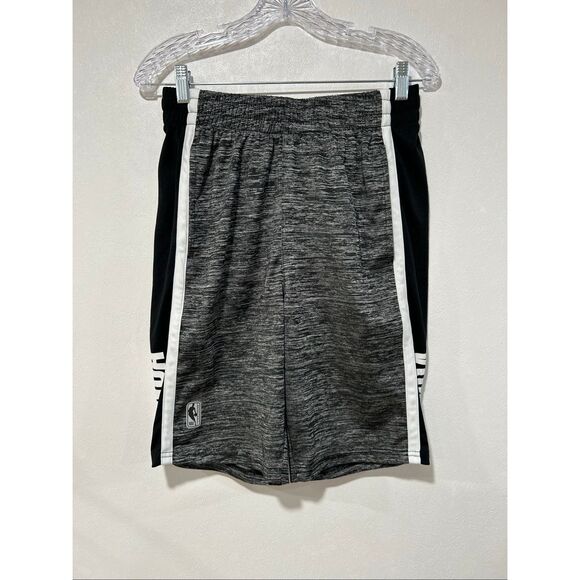 NBA Men’s Black Gray Athletic Basketball Shorts Size Medium Logo Side Stripes - Picture 1 of 8